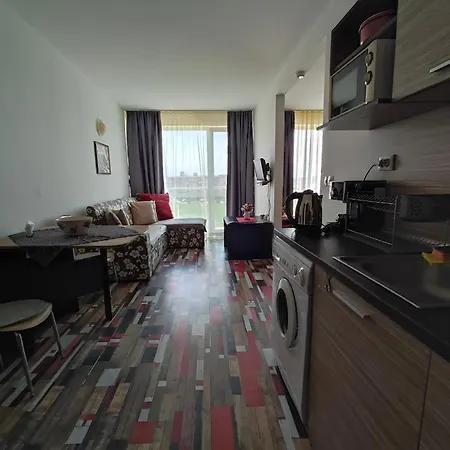 Apartment прекрасен с изглед към морето сарафово 2 Burgas